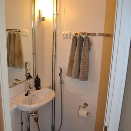 Yllaes A9206 Talvikaudelle 25-26 Hinta Sisaeltaeae 2kpl Hissilippuja! Apartament